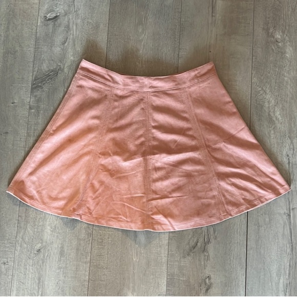 Suede blush pink skirt - Picture 2 of 5